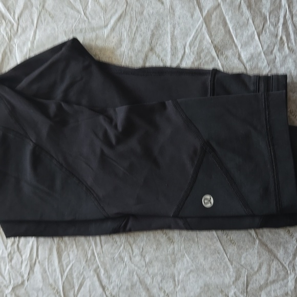 Lululemon Black Cropped  Leggings Sz 6 - Picture 7 of 9